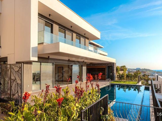 Antalya, Muratpaşa içerisinde satılık Villa