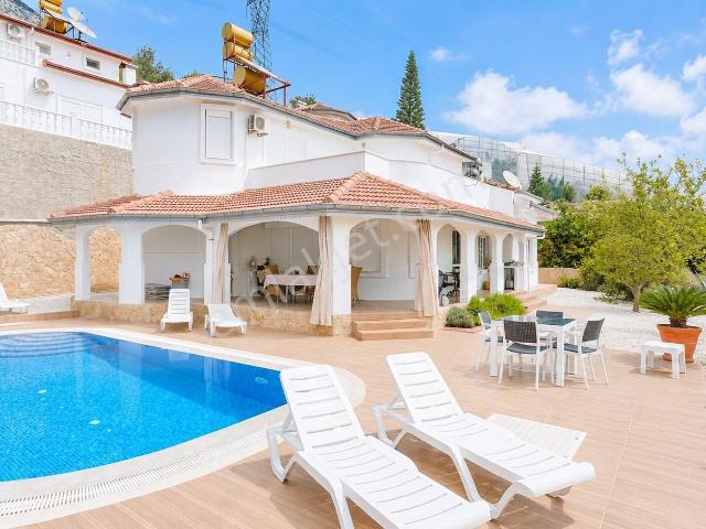 Alanya içerisinde satılık Villa