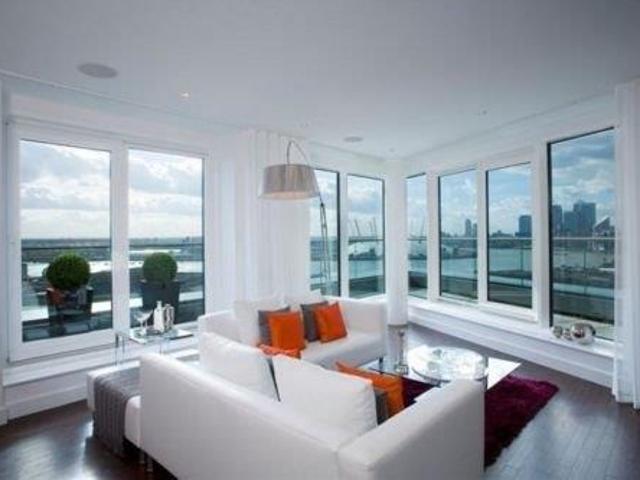 Apartment for rent in Custom House, Greater London