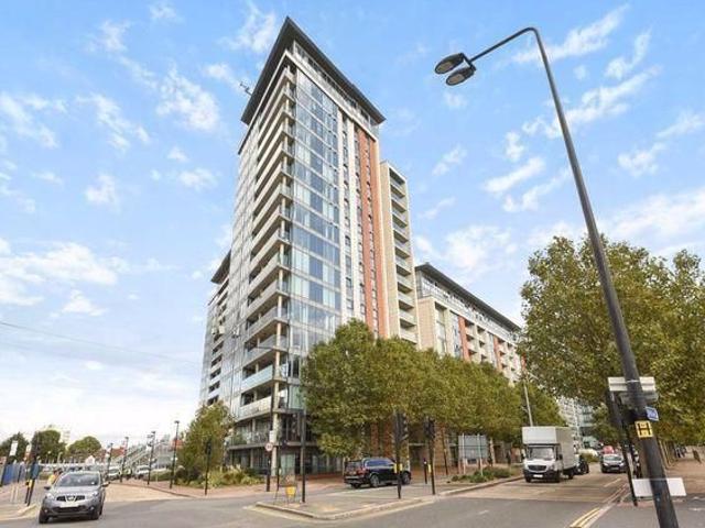 Apartment for rent in Custom House, Greater London