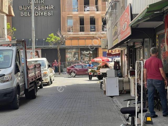 Karşiyaka, İzmir içerisinde satılık mülk
