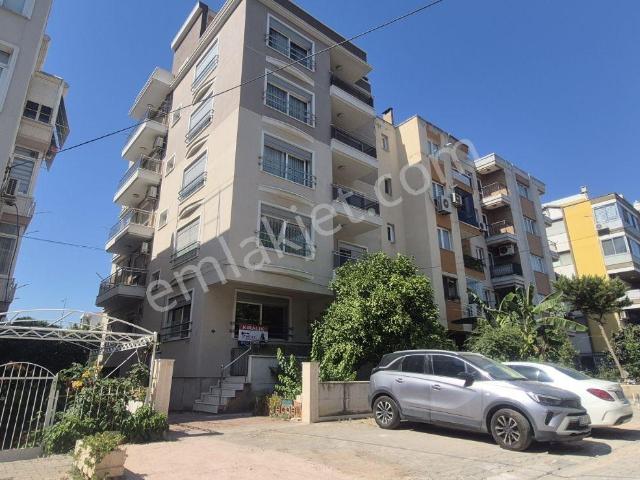 Karşiyaka, İzmir içerisinde kiralık mülk