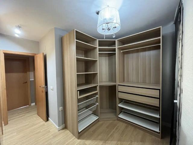 Apartamento en alquiler en Distrito 4, Albacete