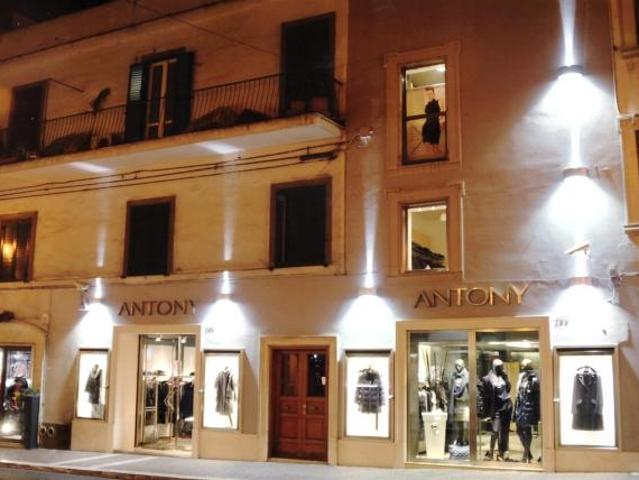 Locale Commerciale in affitto a Roma Capitale, Lazio