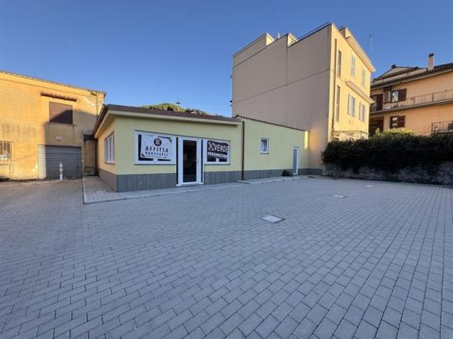 Locale Commerciale in affitto a Roma Capitale, Lazio