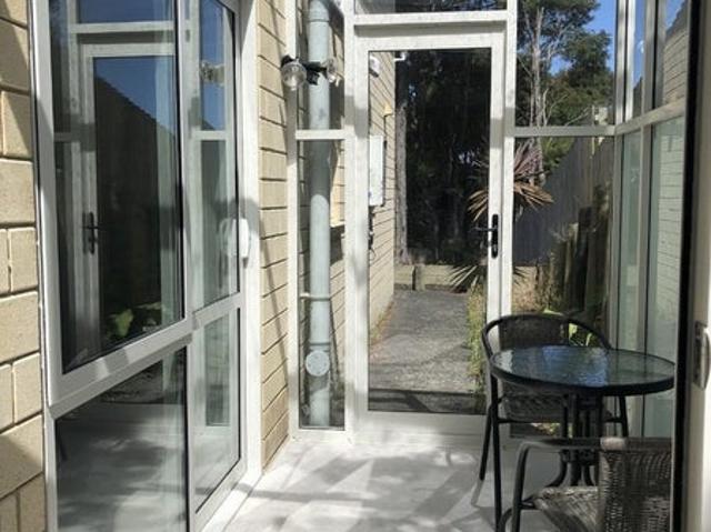 Apartment for rent in Paremoremo, Oroua County