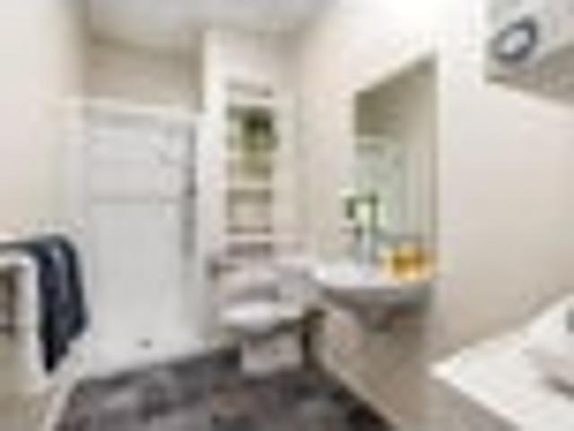 Apartment for rent in Paremoremo, Oroua County