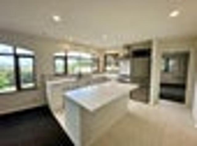 House for rent in Paremoremo