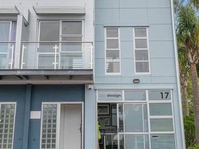 Apartment for rent in Paremoremo, Oroua County