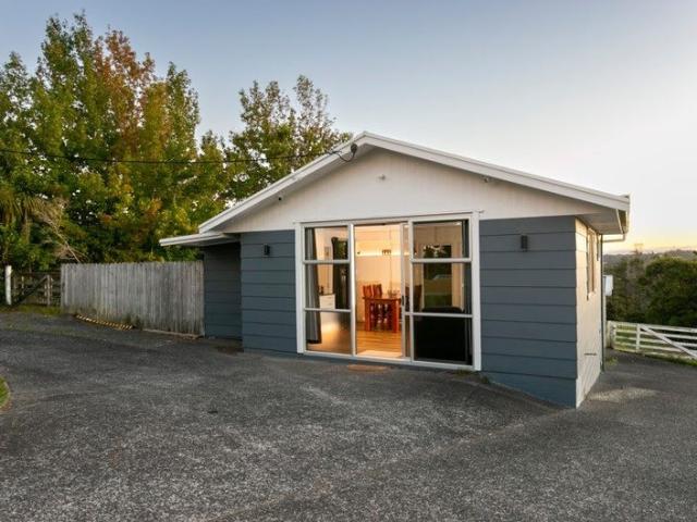 House for rent in Paremoremo