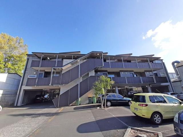 Apartment for rent in Wairau Valley