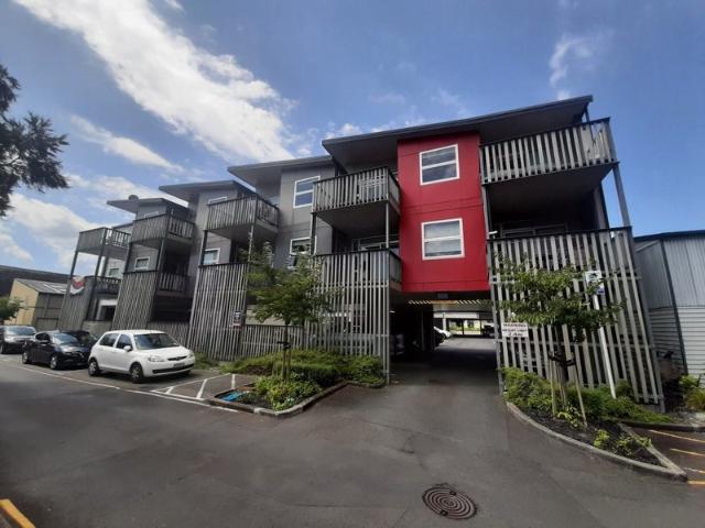 Apartment for rent in Paremoremo, Oroua County
