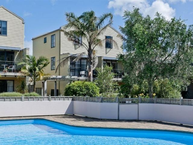 Apartment for rent in Wairau Valley