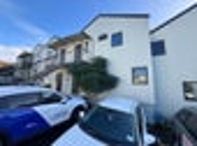 Townhouse for rent in Paremoremo