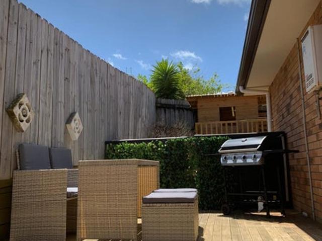 Apartment for rent in Paremoremo, Oroua County