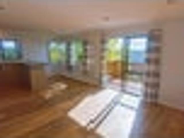 House for rent in Paremoremo