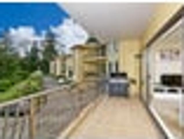 Apartment for rent in Paremoremo, Oroua County