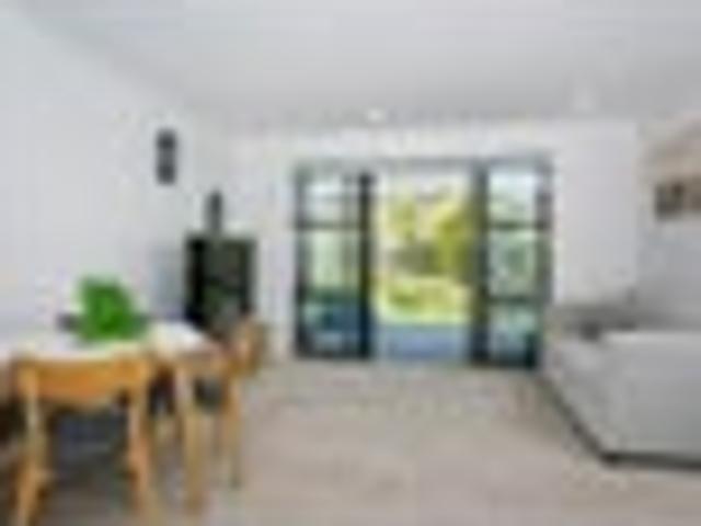 Apartment for rent in Paremoremo, Oroua County
