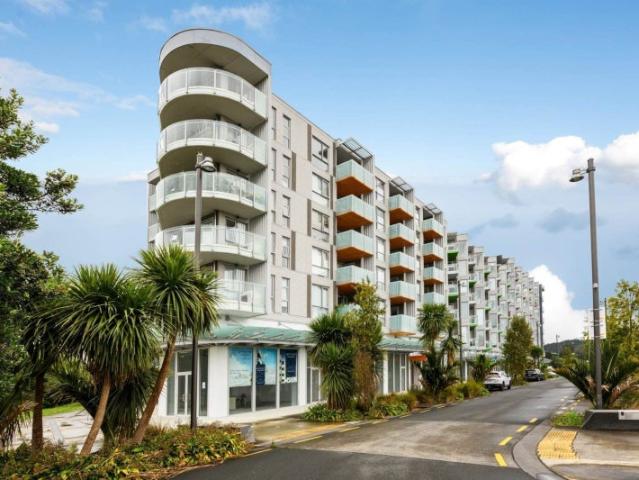 Apartment for rent in Paremoremo, Oroua County