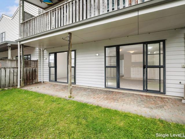 Apartment for rent in Paremoremo, Oroua County