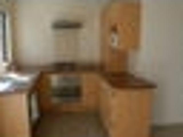 Townhouse for rent in Paremoremo