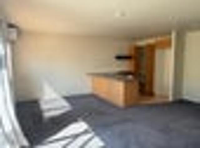 Townhouse for rent in Paremoremo, Oroua County