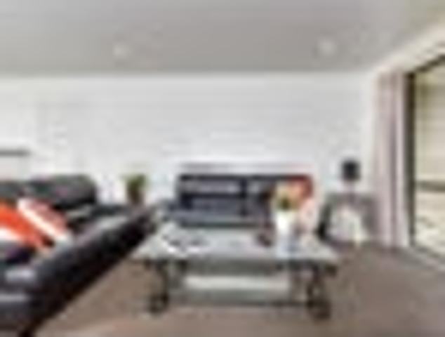House for rent in Paremoremo, Oroua County