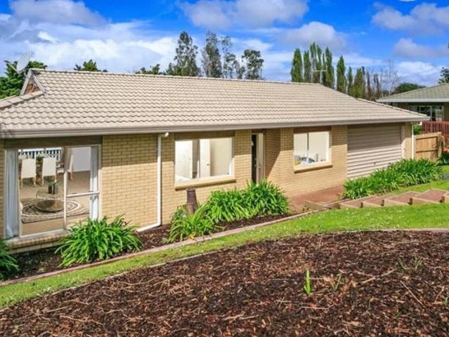 House for rent in Paremoremo, Oroua County