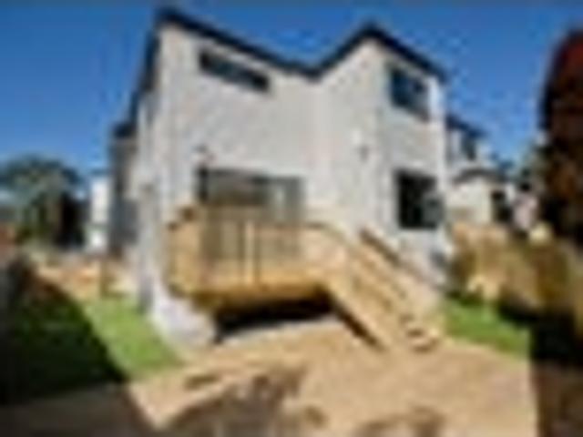 House for rent in Paremoremo, Oroua County