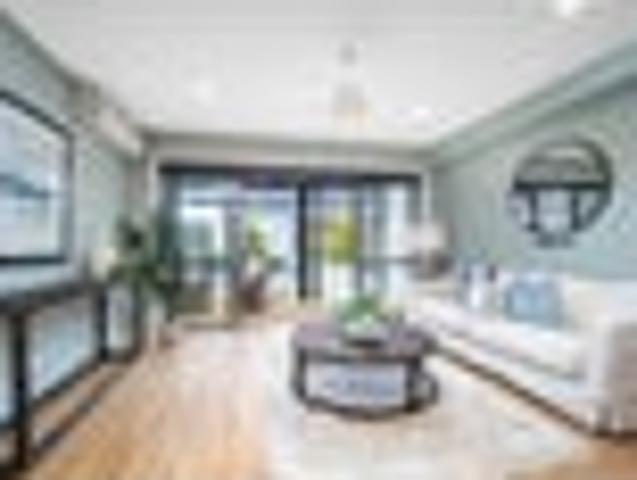 Townhouse for rent in Paremoremo