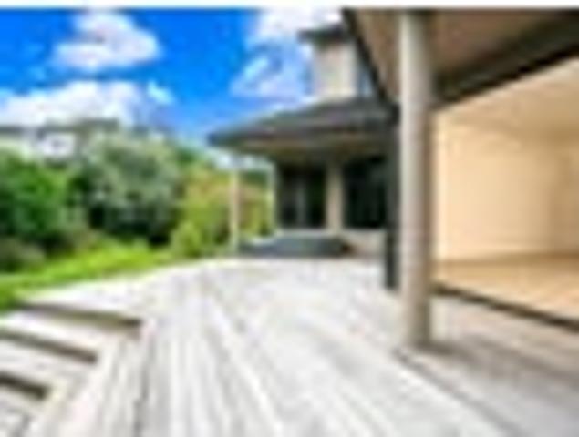 House for rent in Paremoremo