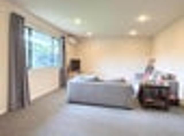 House for rent in Paremoremo