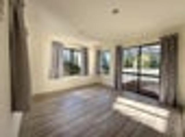 House for rent in Paremoremo