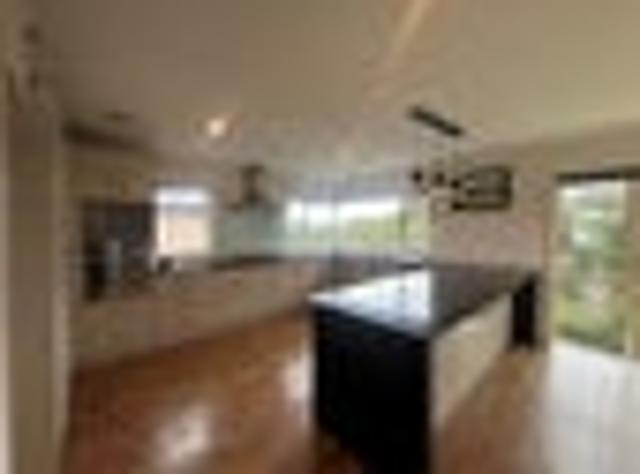 House for rent in Paremoremo