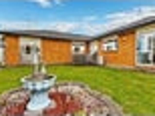 House for rent in Paremoremo