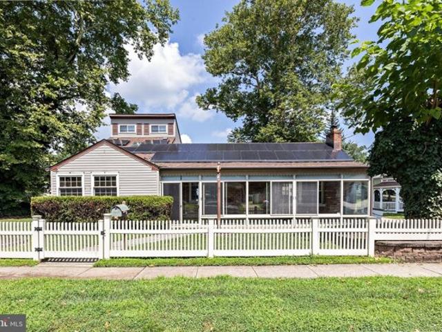 House for sale in Barrington