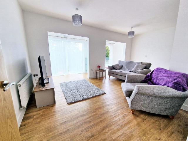 Apartment for rent in Regent Quay, Oad Street