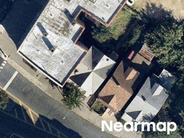 House for sale in The Bronx, Arverne