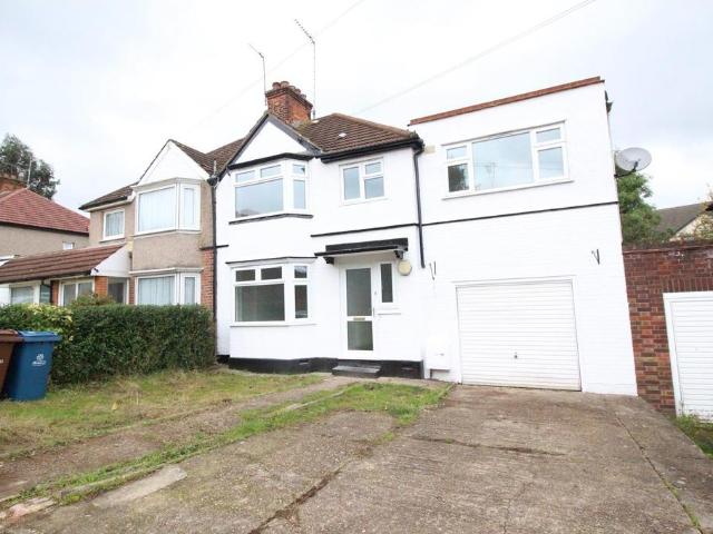 House for rent in South Stanmore, Greater London