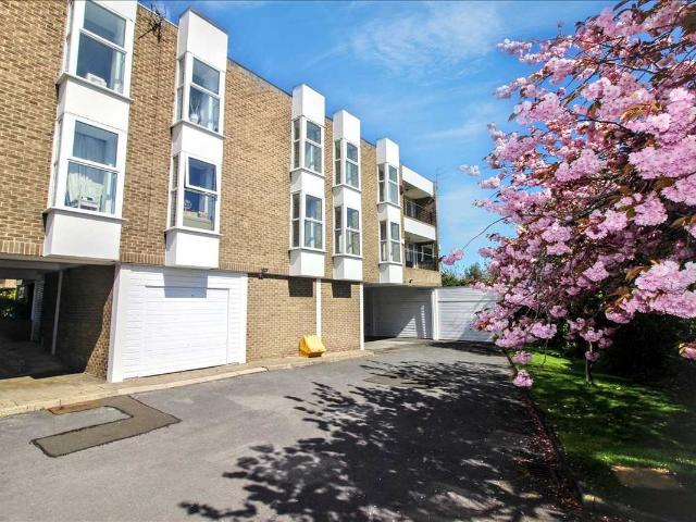 Apartment for rent in Cowgate, Kenton