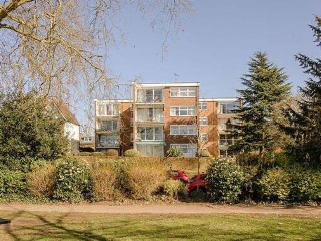 House for sale in Kingston Upon Thames, Greater London
