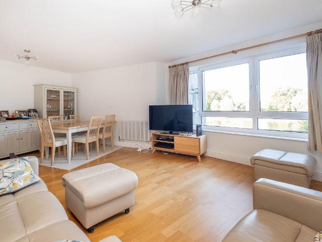 Apartment for rent in Royal Borough of Kingston upon Thames, Greater London