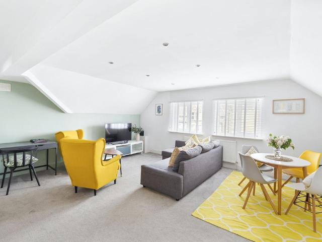 House for rent in Plasnewydd, Falcon Lodge