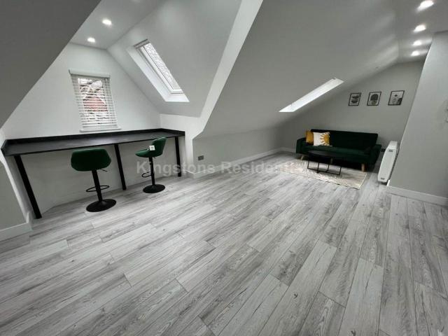 Apartment for rent in Plasnewydd, Falcon Lodge
