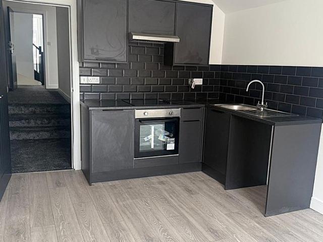 Apartment for rent in Plasnewydd, Falcon Lodge