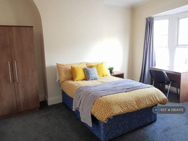 House for rent in Kensington, Calderstones