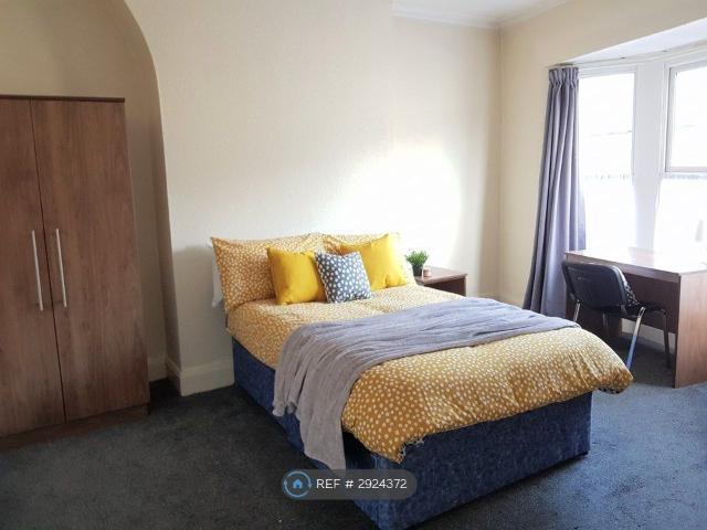 House for rent in Kensington, Calderstones