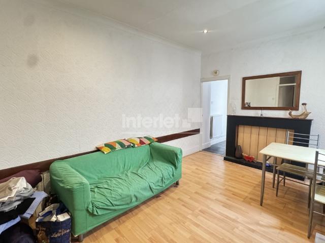 Apartment for rent in Plasnewydd, Falcon Lodge