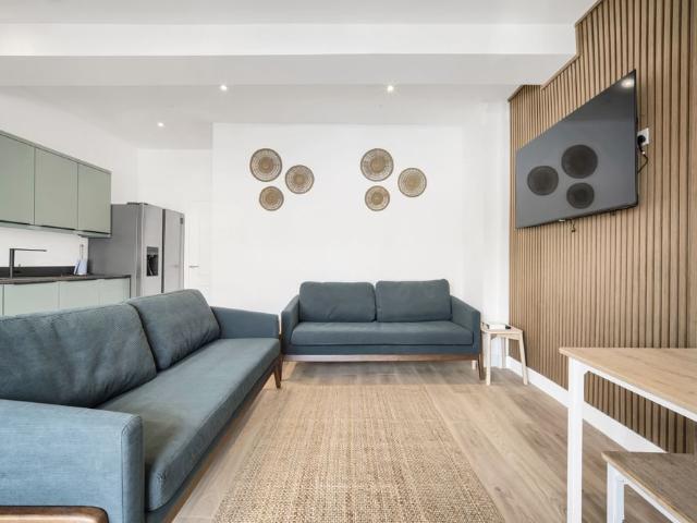 Apartment for rent in Plasnewydd, Falcon Lodge