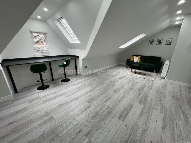 Apartment for rent in Plasnewydd, Falcon Lodge